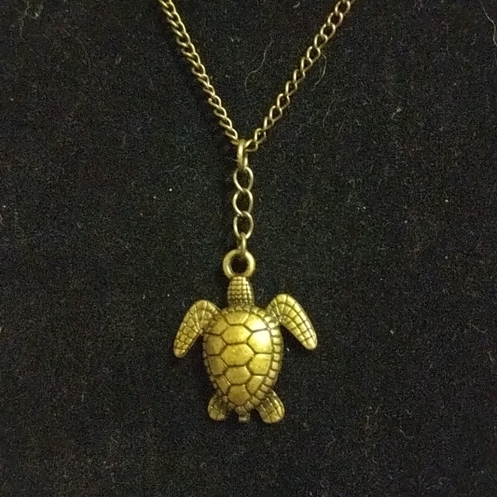 Bronze tone Turtle necklace on 18 inch chain - Picture 2 of 4